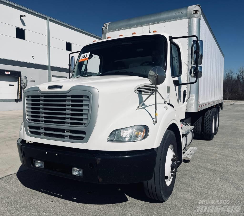 Freightliner M 106 Box trucks