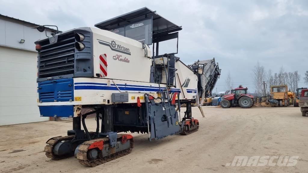Wirtgen W 210 Asphalt cold milling machines