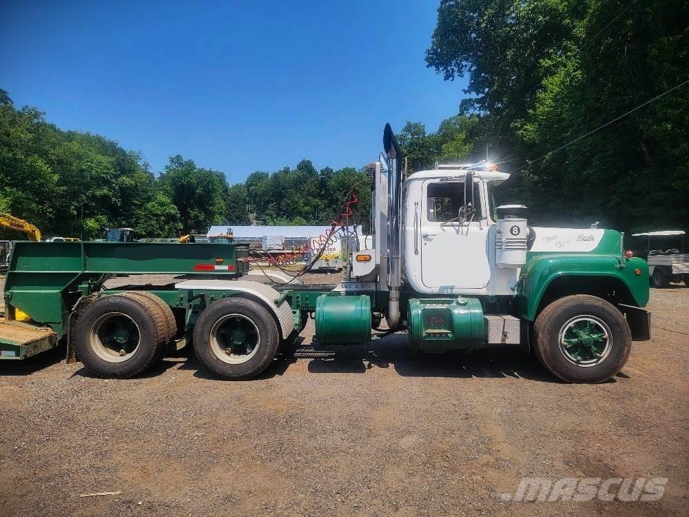 Mack R 688 ST Prime Movers