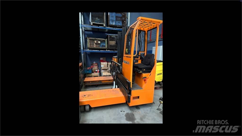  EFY 30/13/52AMS 4-way reach truck