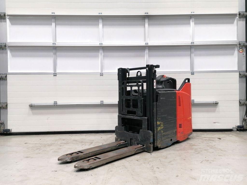 Linde D12 SP Pedestrian stacker