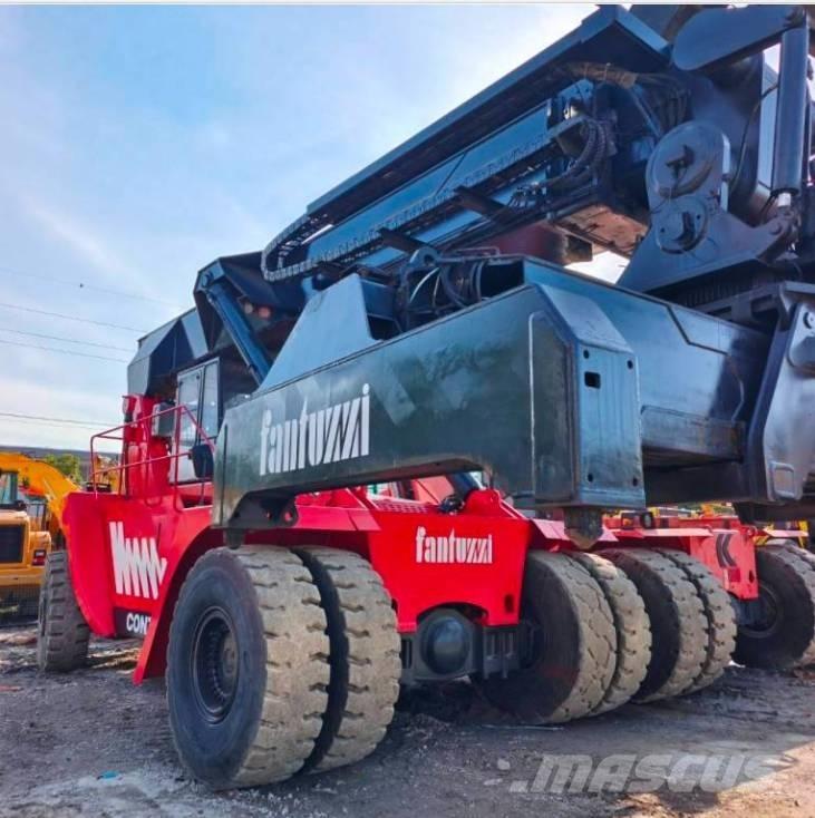 Fantuzzi CS 45 KM Reach stackers