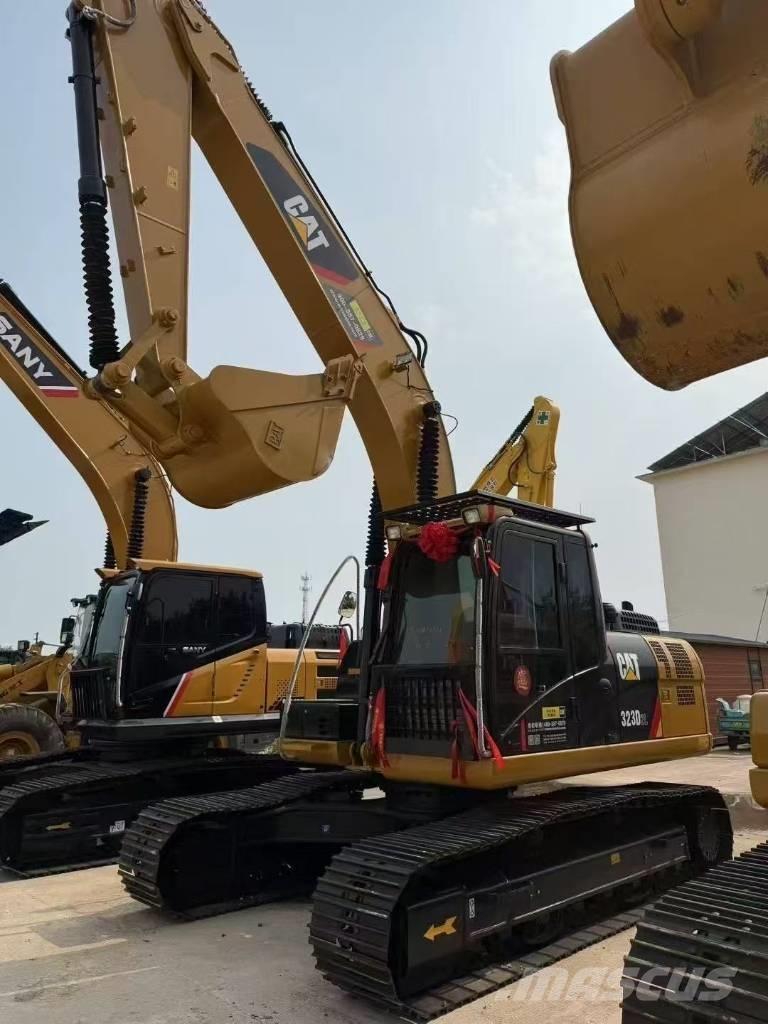 CAT 323D2L Crawler excavators