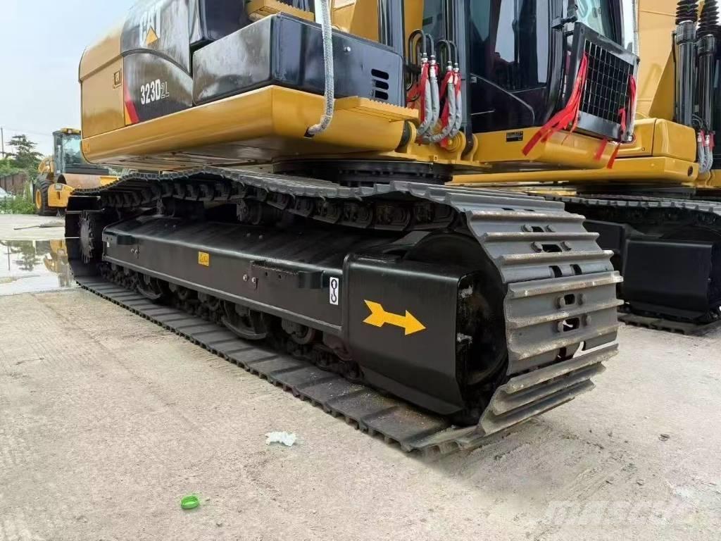 CAT 323D2L Crawler excavators