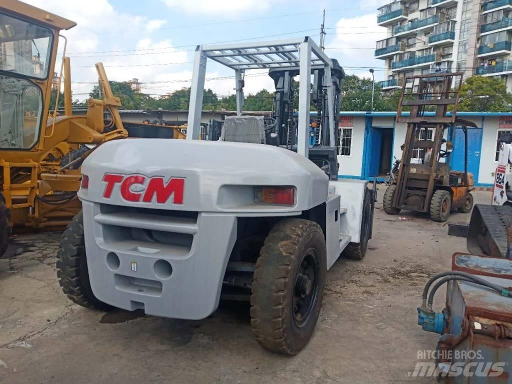 TCM FD 100 Diesel trucks