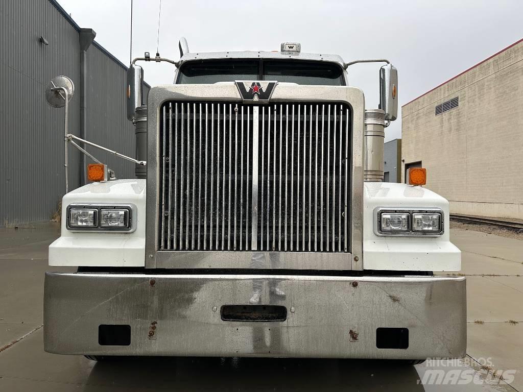 Western Star 4900 SF Prime Movers