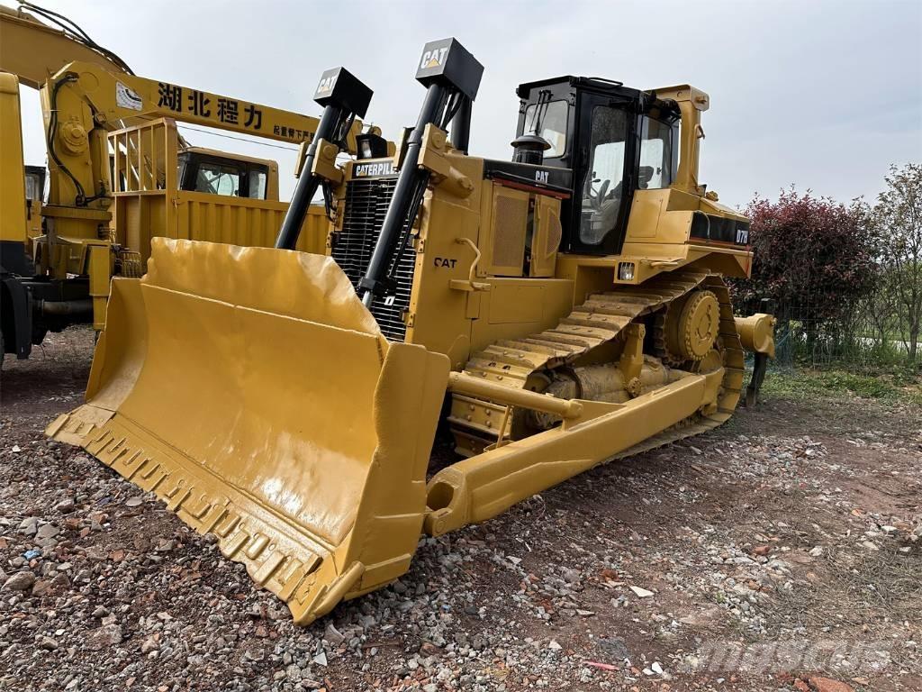 CAT D7H Crawler dozers