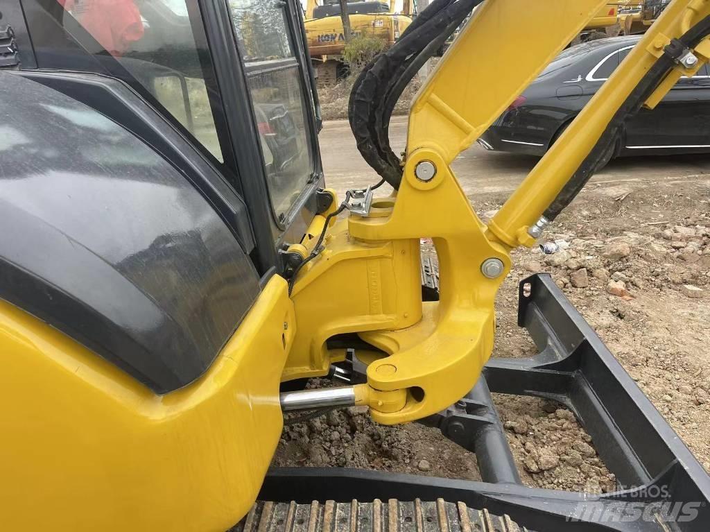 Komatsu PC 40 Mini excavators < 7t (Mini diggers)