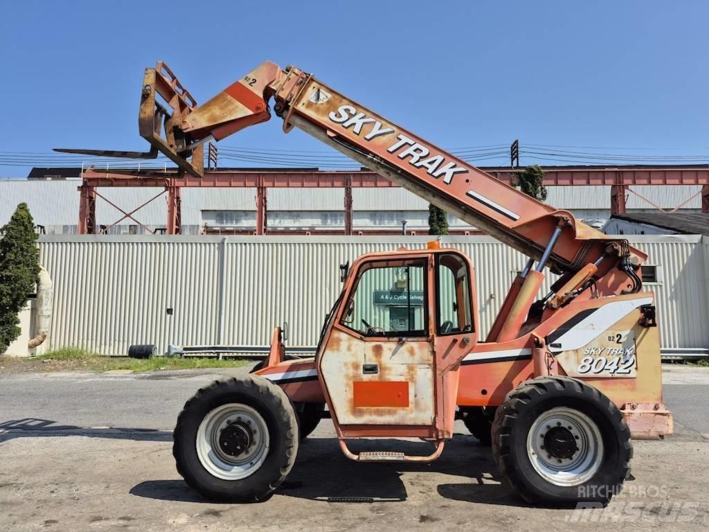 SkyTrak 8042 Telescopic handlers