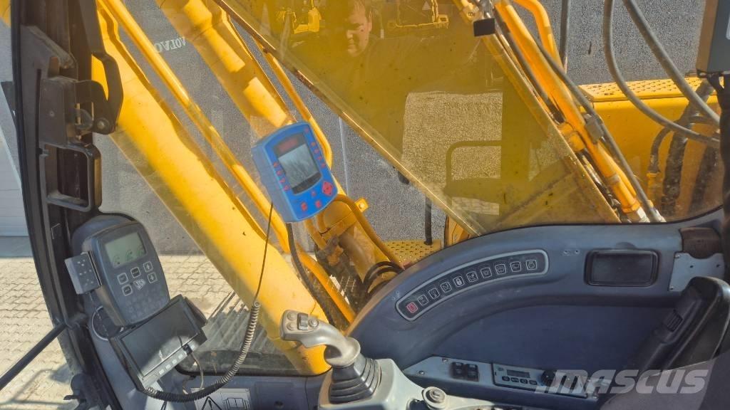 JCB JS 220 LC Crawler excavators