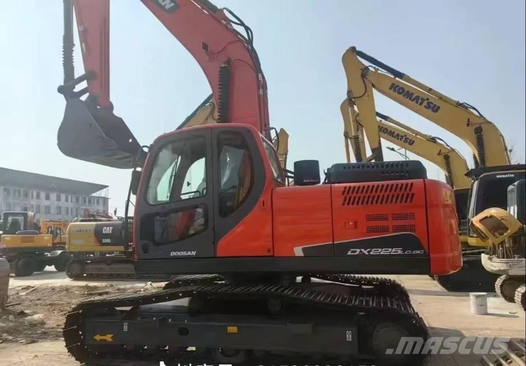 Doosan DX 225 LC Crawler excavators
