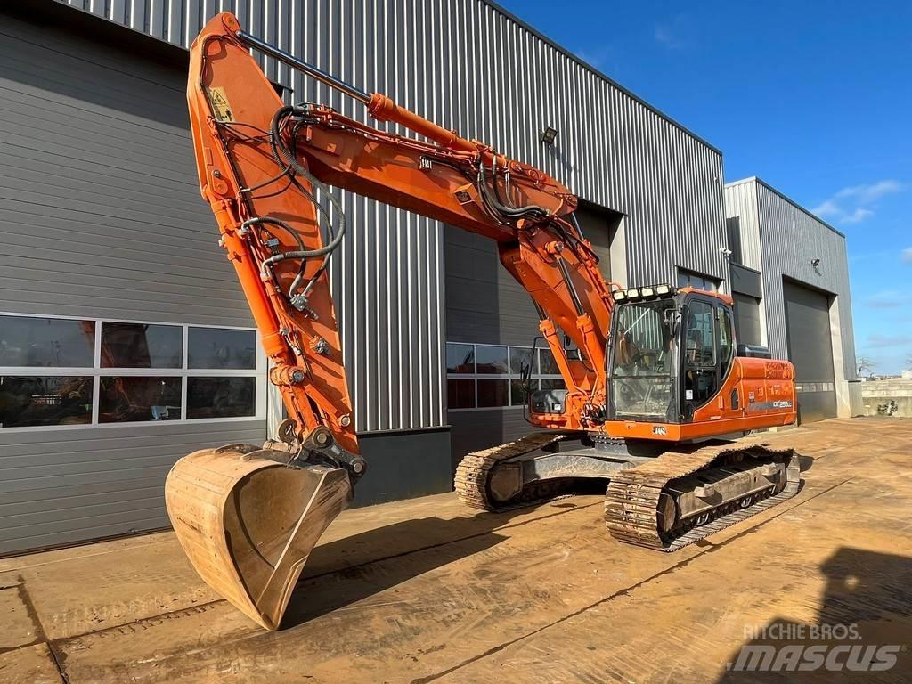 Doosan DX255LC-3 Crawler excavators