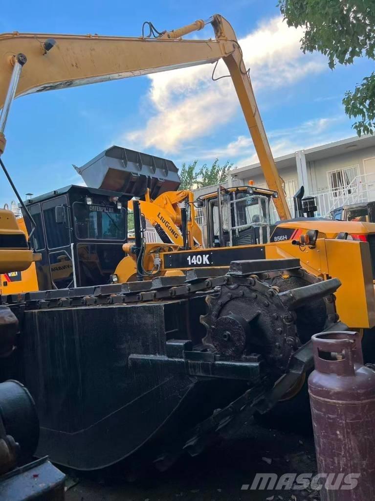 CAT 320 B L Amphibious Excavators