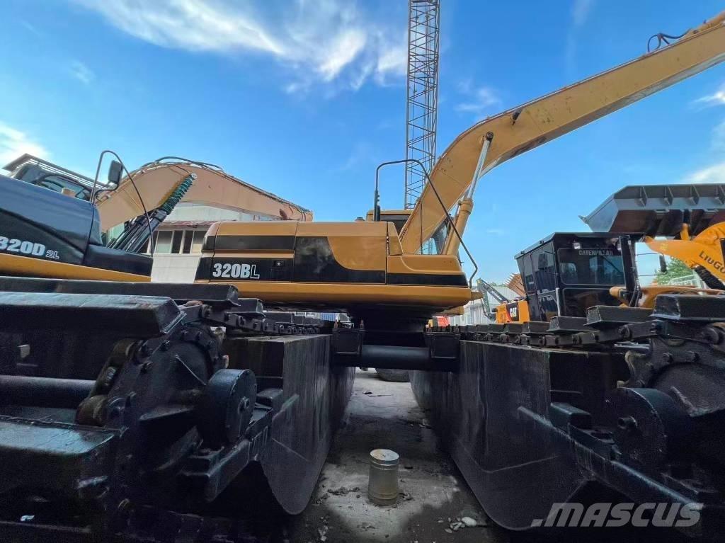 CAT 320 B L Amphibious Excavators