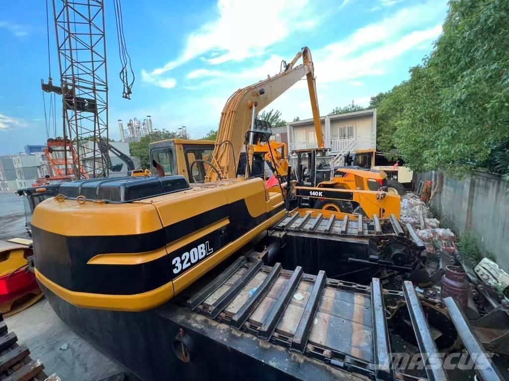 CAT 320 B L Amphibious Excavators