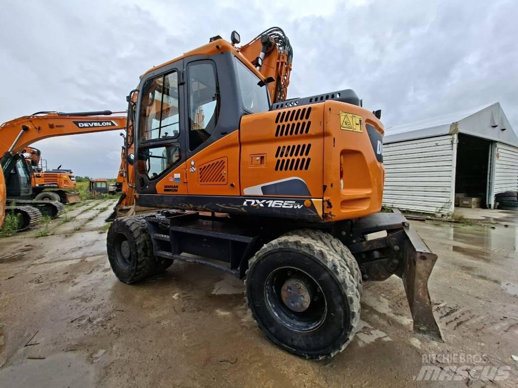 Doosan DX165W-5 Wheeled excavators