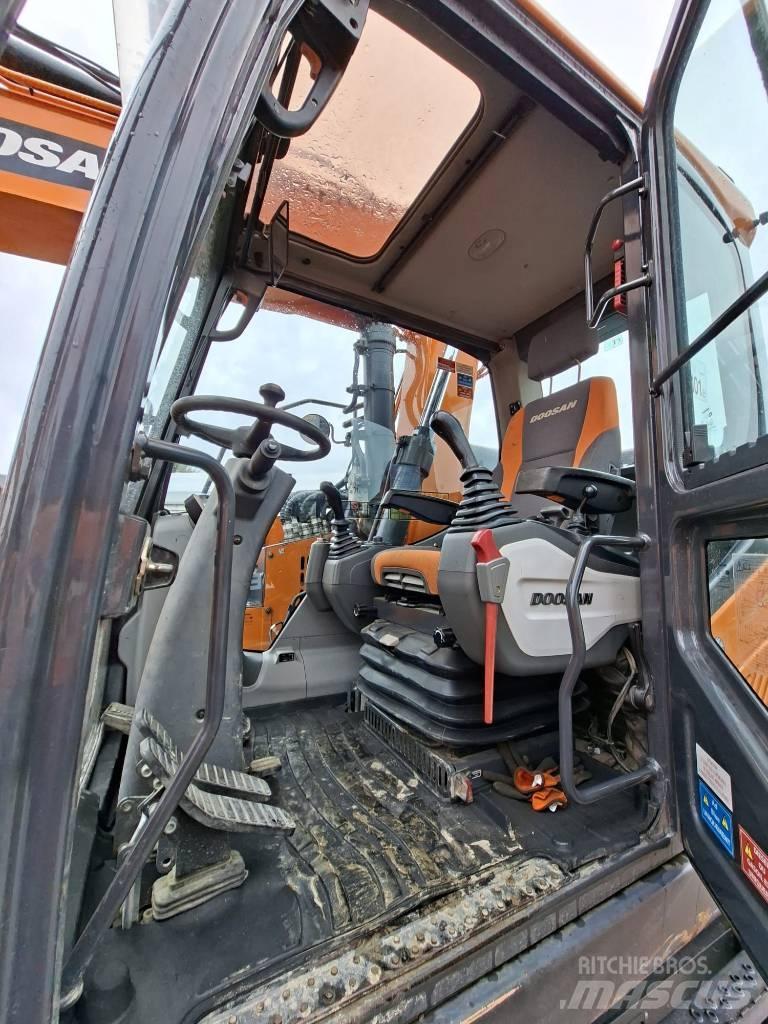 Doosan DX165W-5 Wheeled excavators