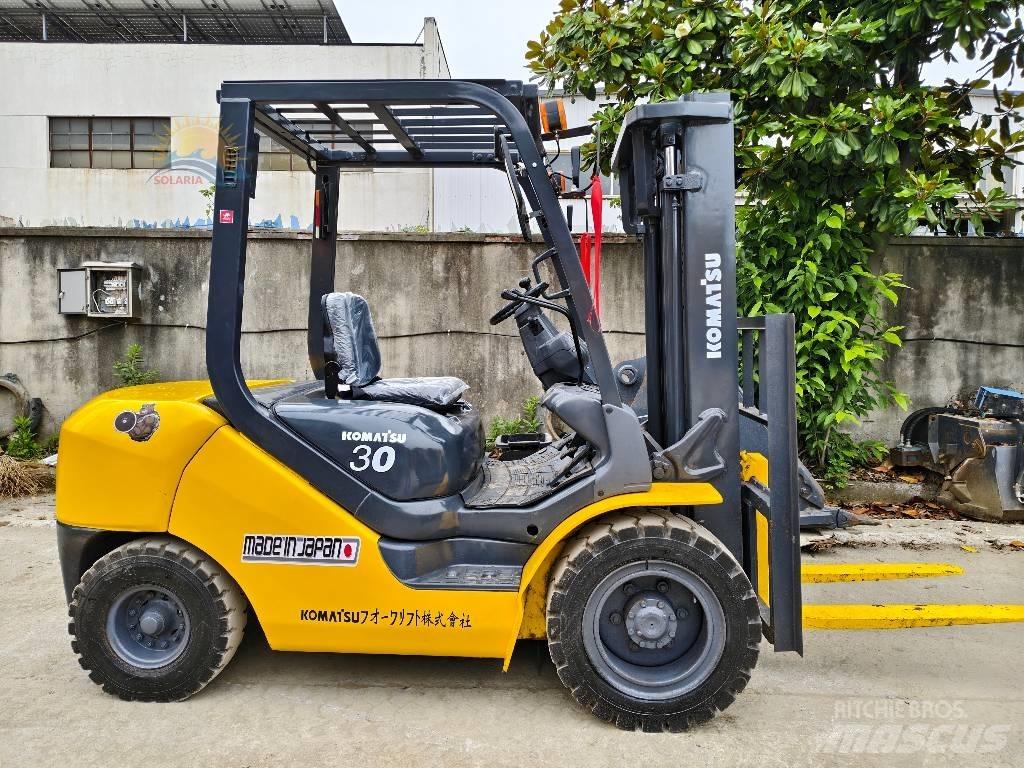 Komatsu FD 30 T-16 Diesel trucks