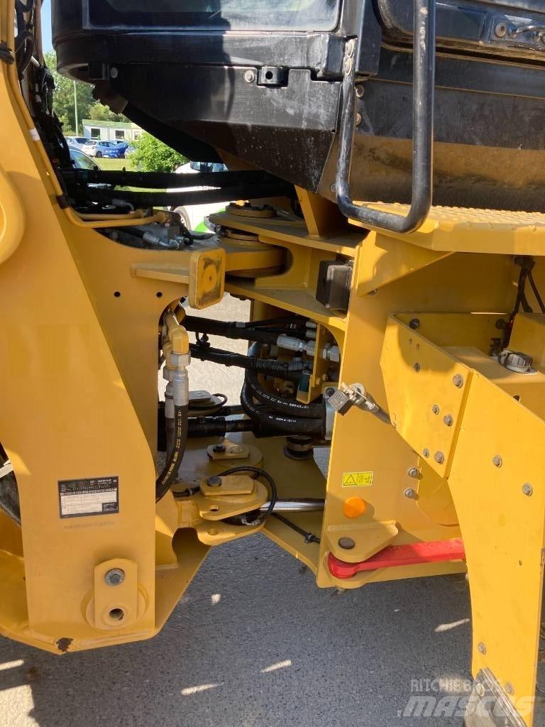 CAT 926M Wheel loaders