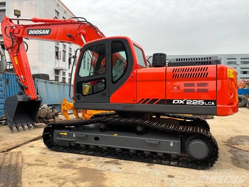 Doosan DX 225 LCA Crawler excavators