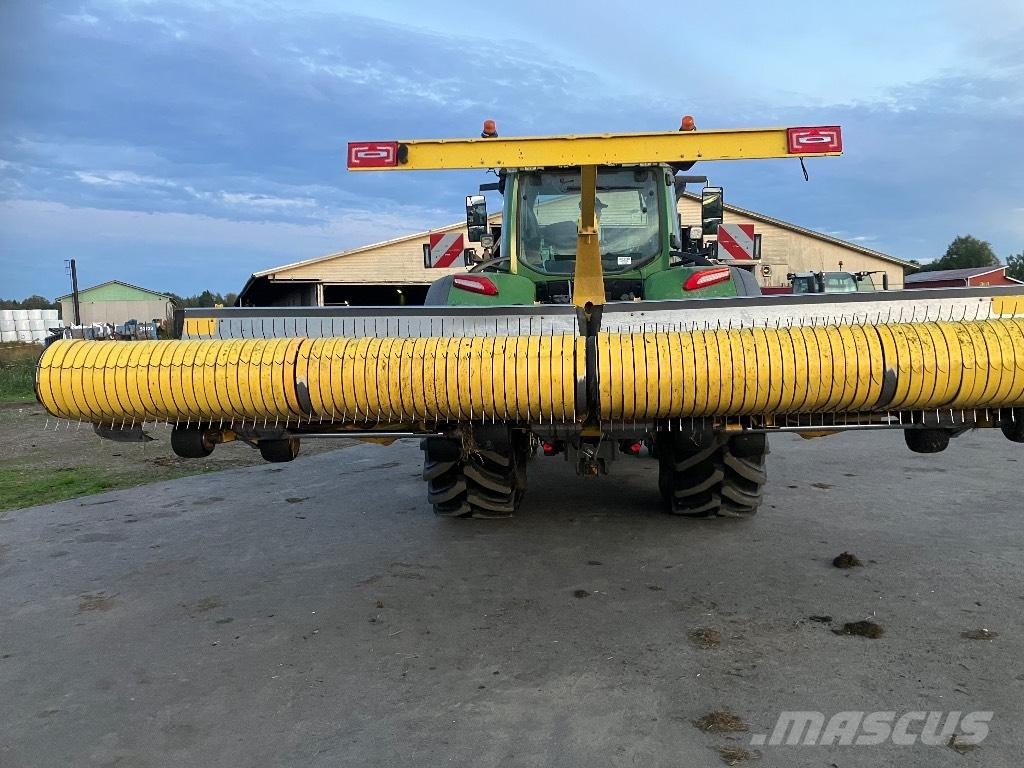 ROC RT 700 Windrowers