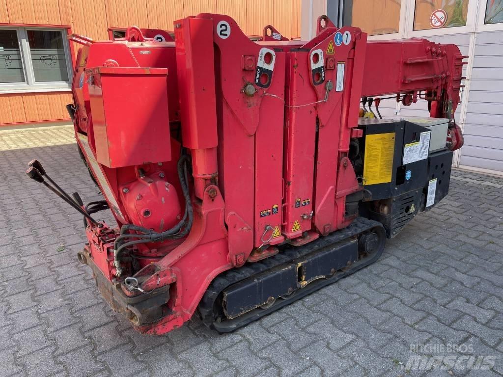 Unic URW-095 Track mounted cranes