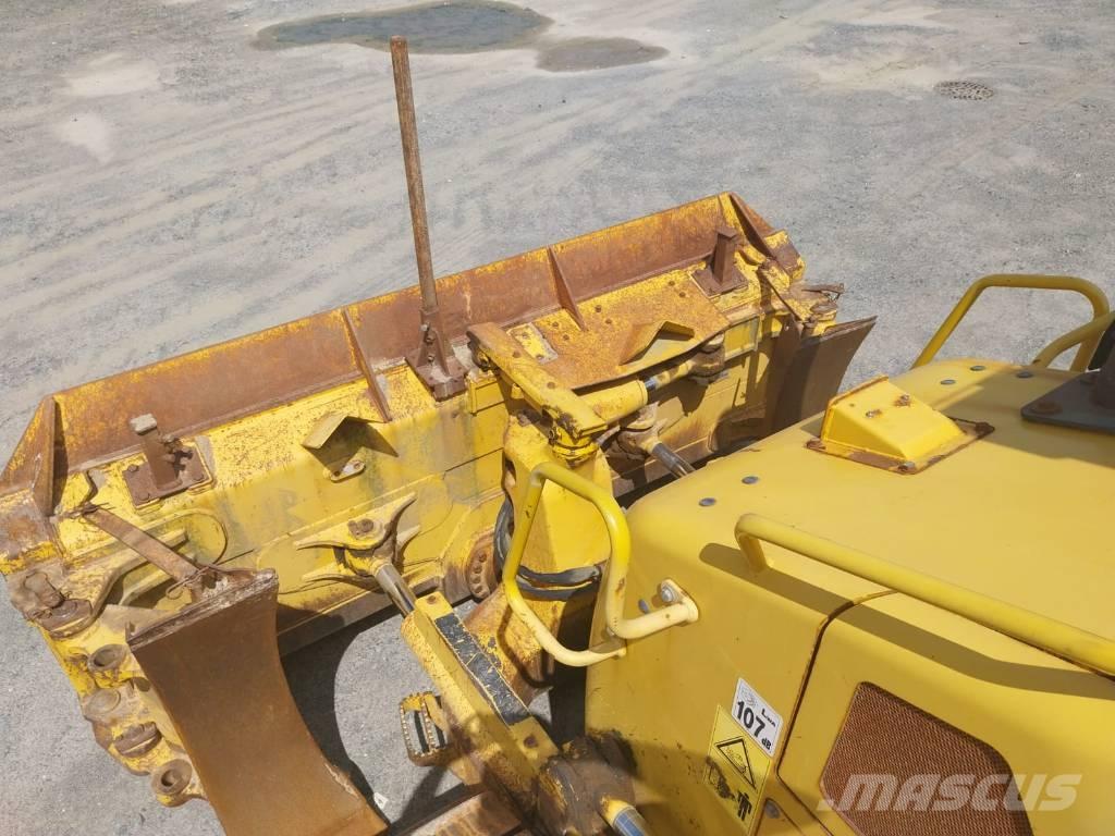 Komatsu D61PX-23 Crawler dozers