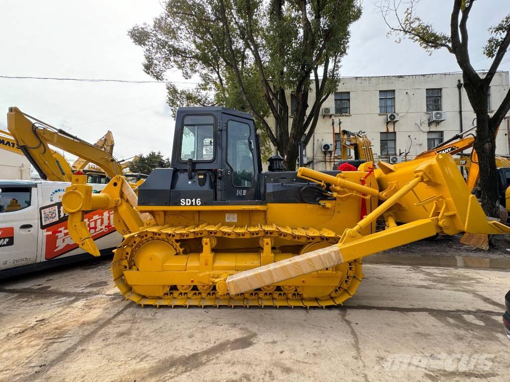 Shantui SD 16 Crawler dozers