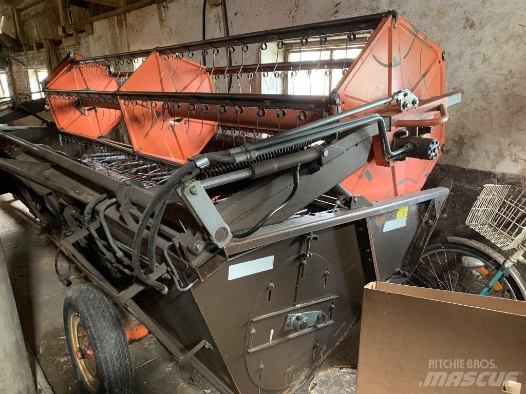 Dronningborg 7200 Combine harvesters