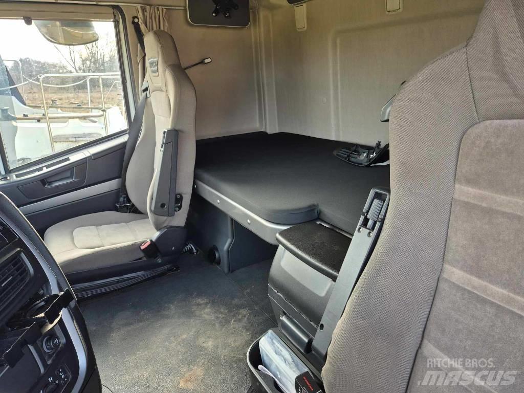Iveco Stralis 420 Beavertail Flatbed / winch trucks