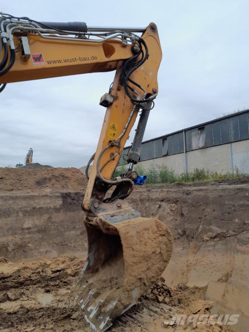 Liebherr R926 Crawler excavators