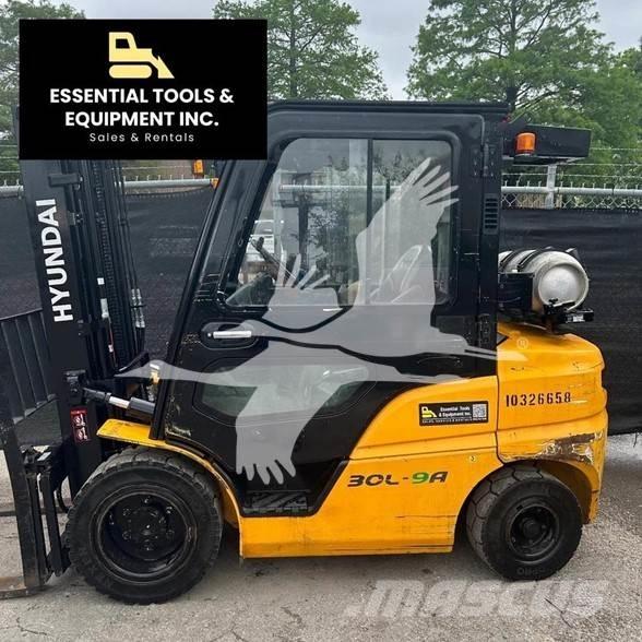 Hyundai 30L-9A Diesel trucks