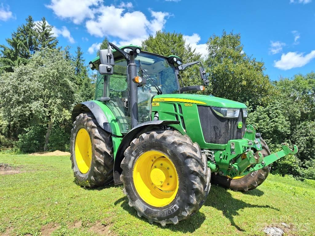 John Deere 5125R Tractors
