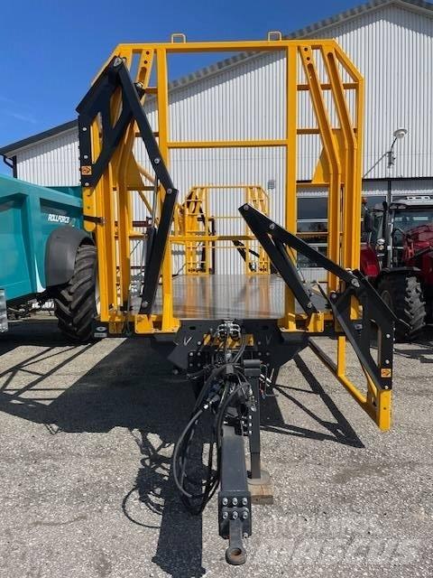 Wielton PRC-2 Bale trailers