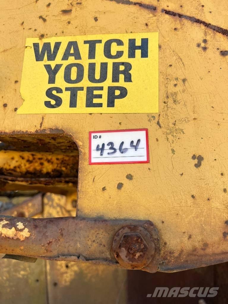 CAT D 8 L Crawler dozers