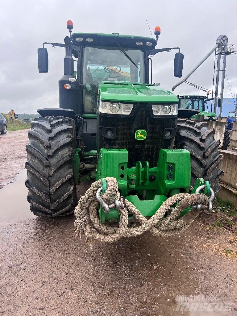 John Deere 8320R Tractors
