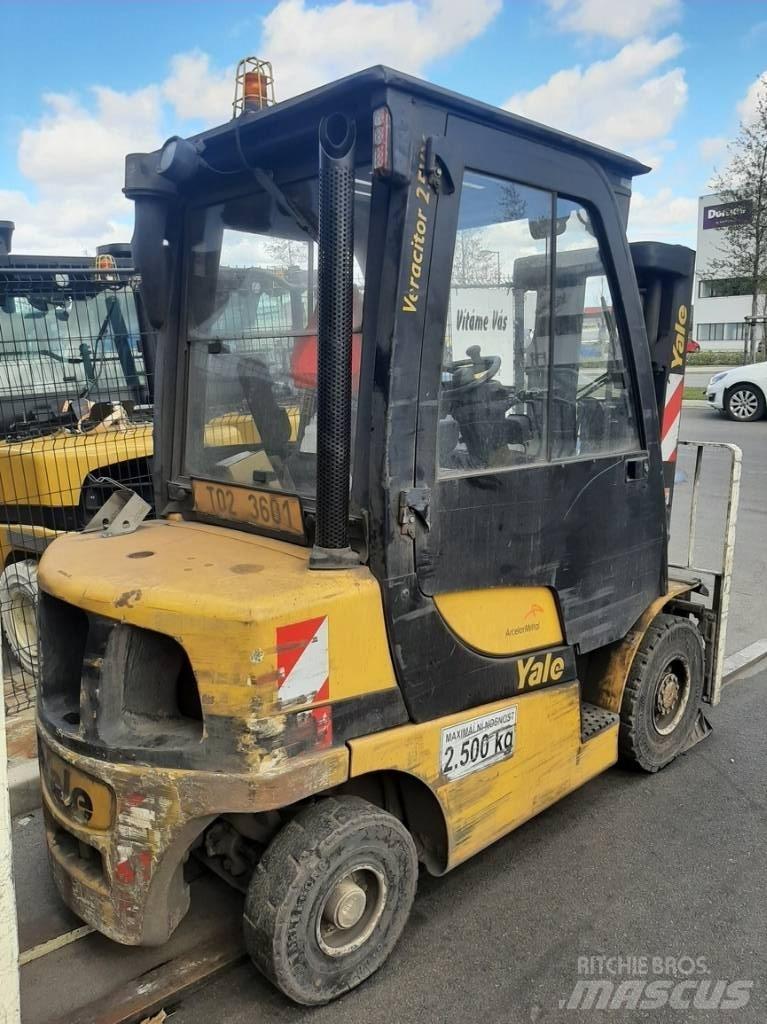 Yale GDP25VX Diesel trucks
