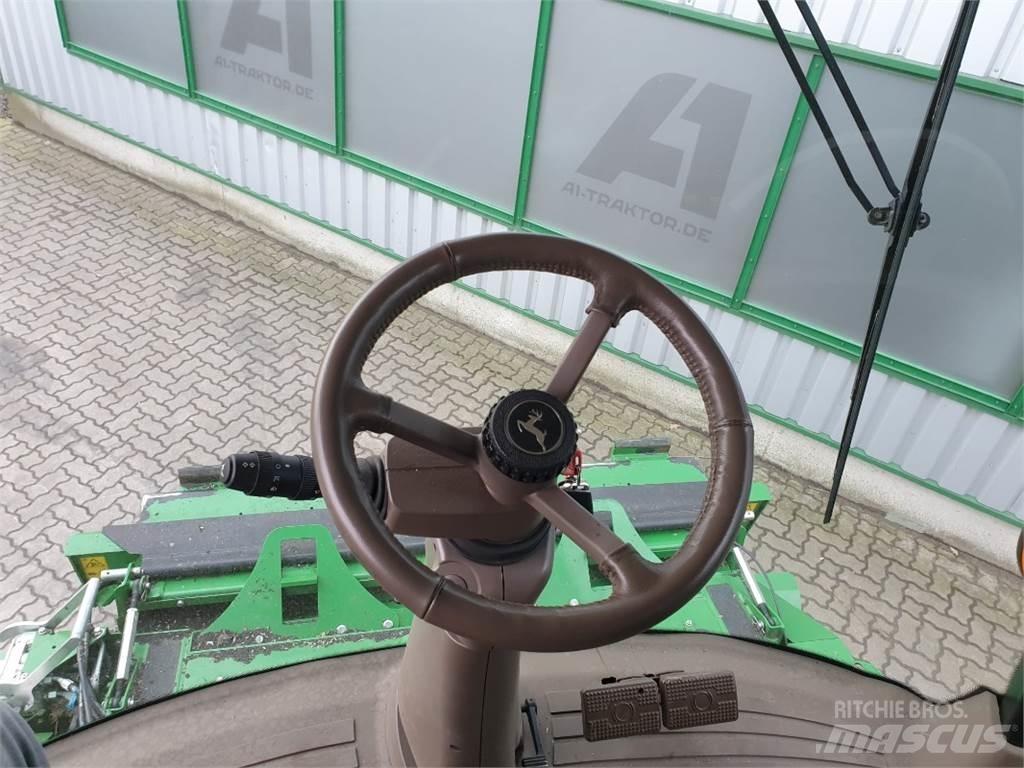 John Deere T670 Combine harvesters