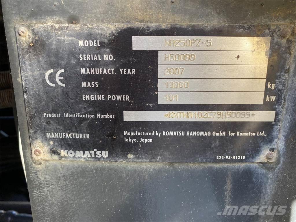 Komatsu WA250PZ-5 Wheel loaders