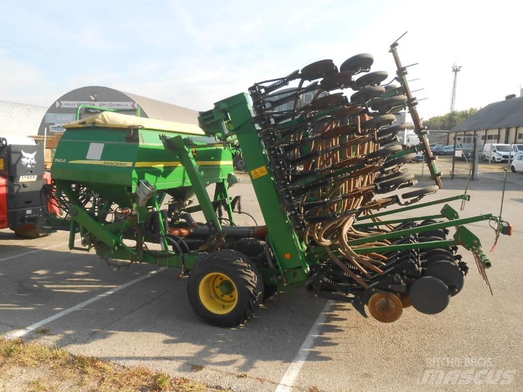 John Deere 740 A Drills