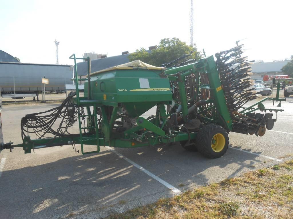 John Deere 740 A Drills