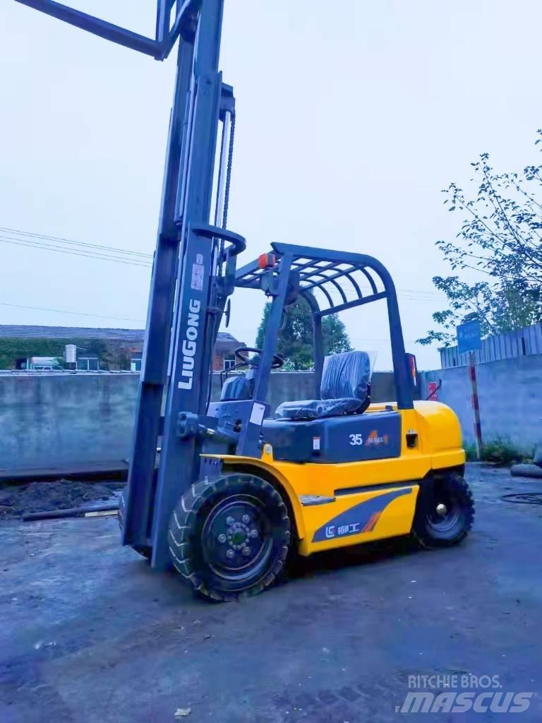 LiuGong CPC 35 Diesel trucks