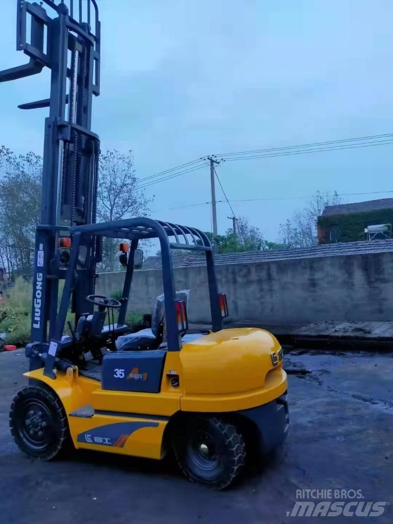 LiuGong CPC 35 Diesel trucks