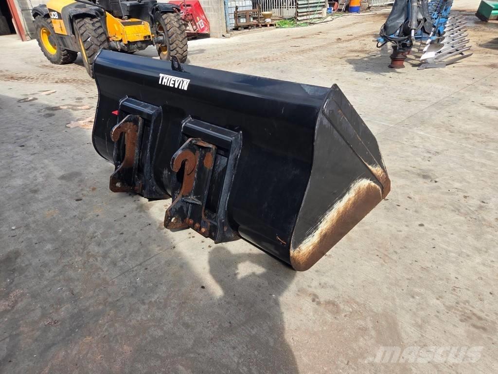 JLG 2450 / 2400 Front loader accessories
