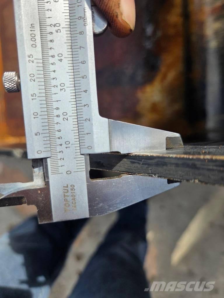 JLG 2450 / 2400 Front loader accessories