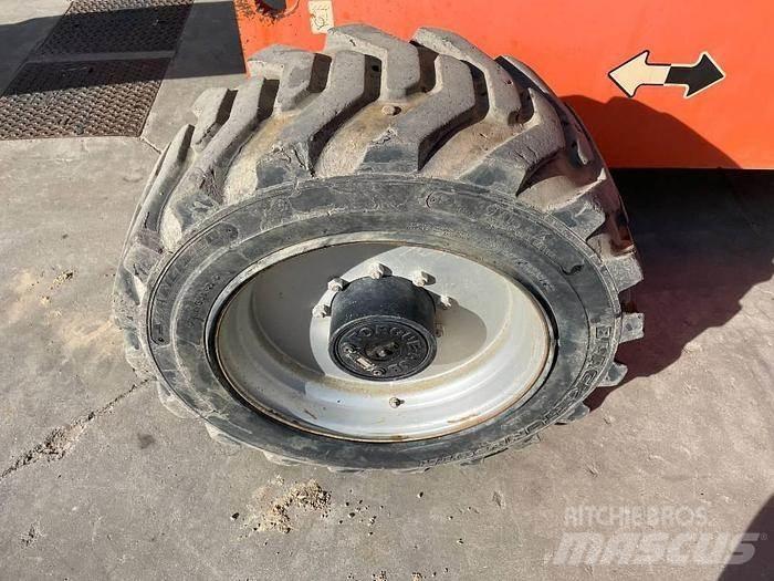 JLG 660 SJ Telescopic boom lifts