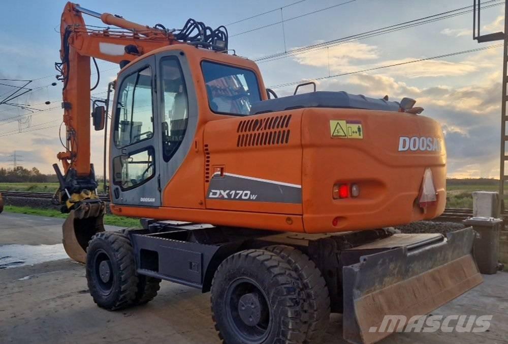 Doosan DX 170 W Wheeled excavators