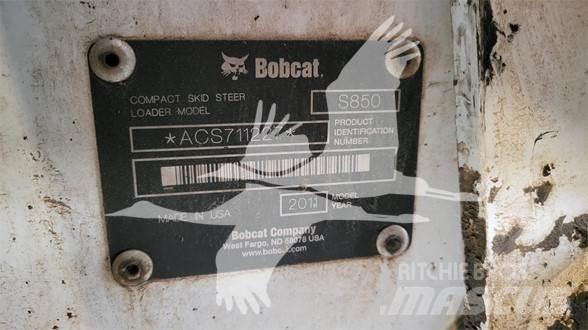 Bobcat S850 Skid steer loaders