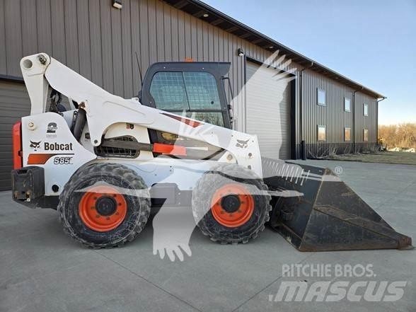 Bobcat S850 Skid steer loaders