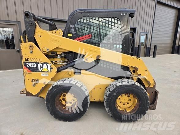 CAT 242D Skid steer loaders